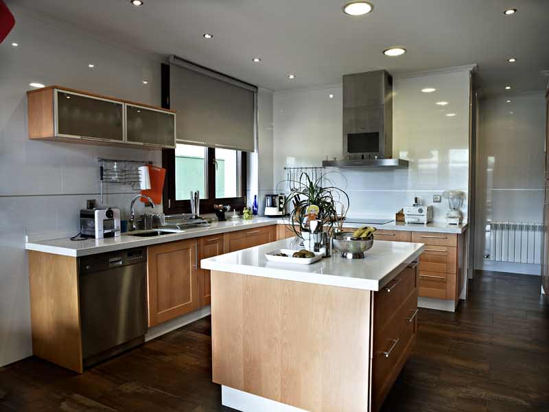 Cocina con meseta en isla