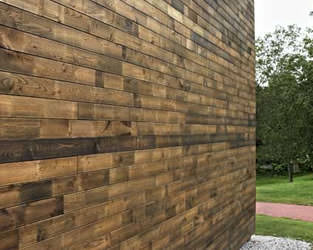 revestimiento de fachada ventilada en madera de castaño